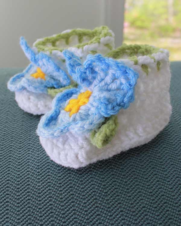 Pansy Layette Crochet Pattern - Maggie's Crochet