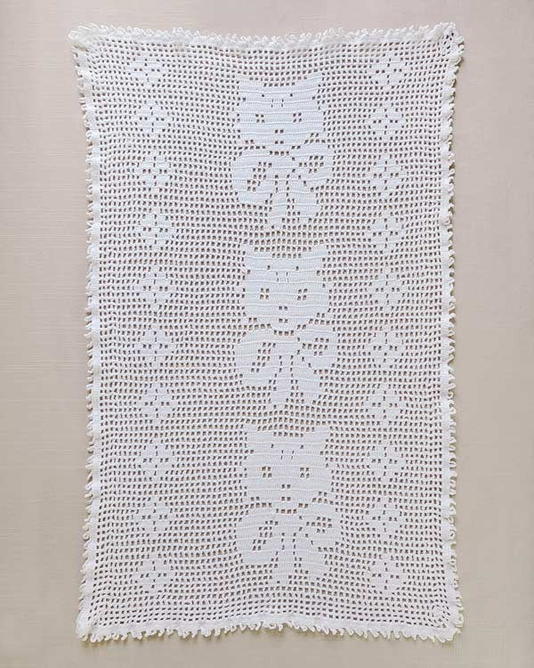 Maisy, Mildred & Maude Vintage Filet Kitten Doily Pattern - Maggie's Crochet