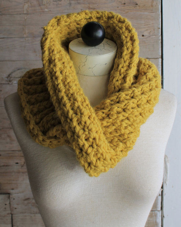 Thick & Quick Infinity Scarves & Cowls Crochet Pattern - Maggie's Crochet