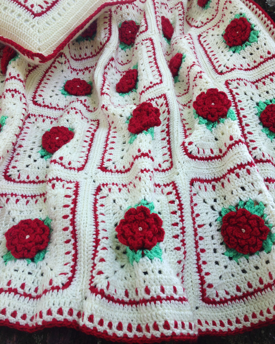 Christmas Rose Afghan & Pillow Set Crochet Pattern