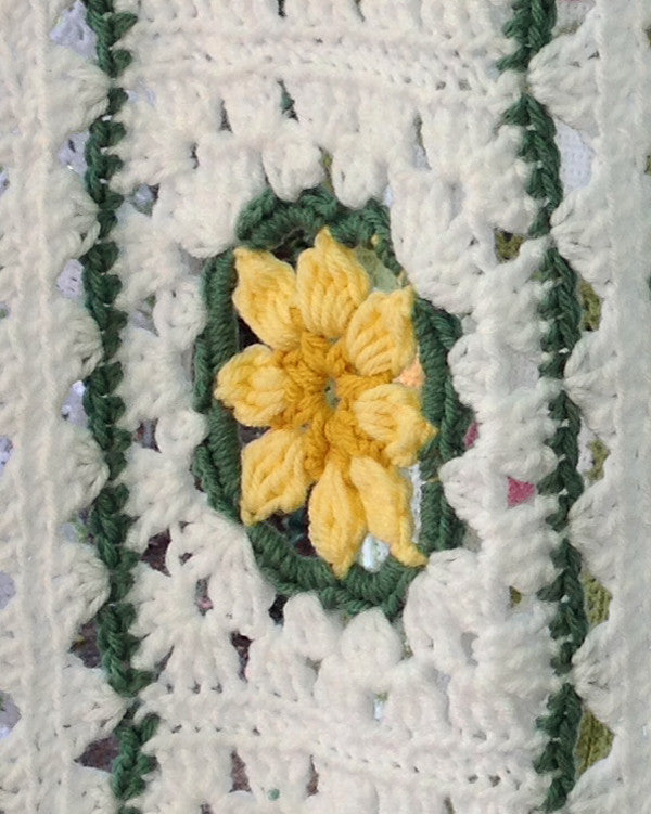 White shops Flowering Daisy Afghan