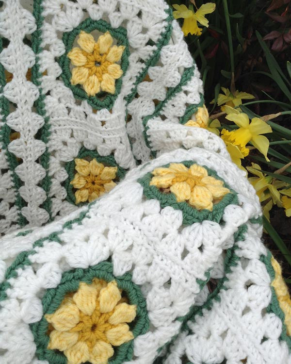 Daisy Afghan Crochet Pattern - Maggie's Crochet