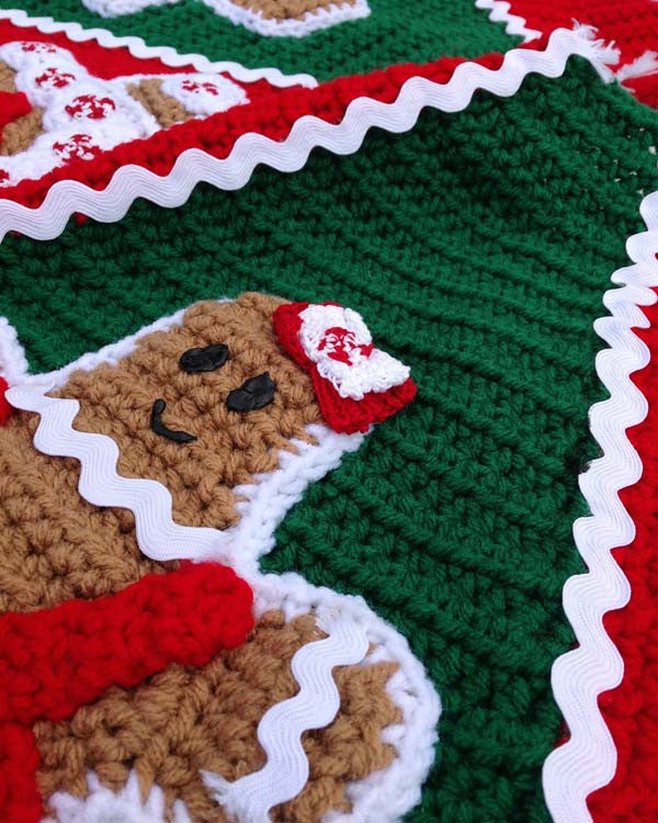 Gingerbread Tree Skirt Crochet Pattern - Maggie's Crochet