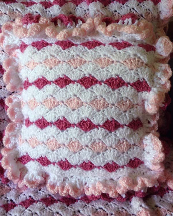 Ruffled Shell Afghan & Pillow Set Crochet Pattern - Maggie's Crochet