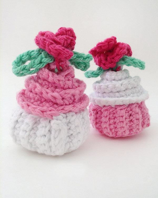 Polka Dot Tea Set With Picnic Basket Crochet Pattern - Maggie's Crochet