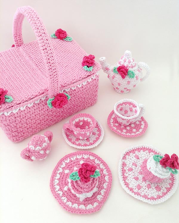 Polka Dot Tea Set With Picnic Basket Crochet Pattern - Maggie's Crochet