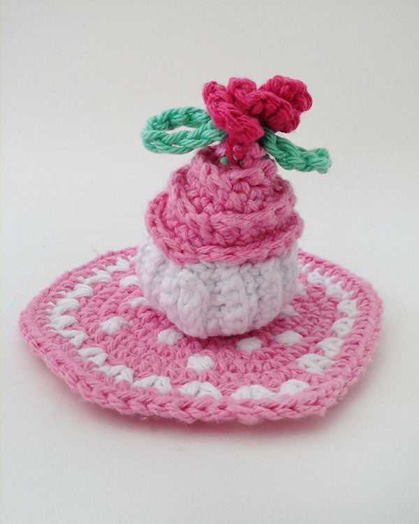 Polka Dot Tea Set With Picnic Basket Crochet Pattern - Maggie's Crochet