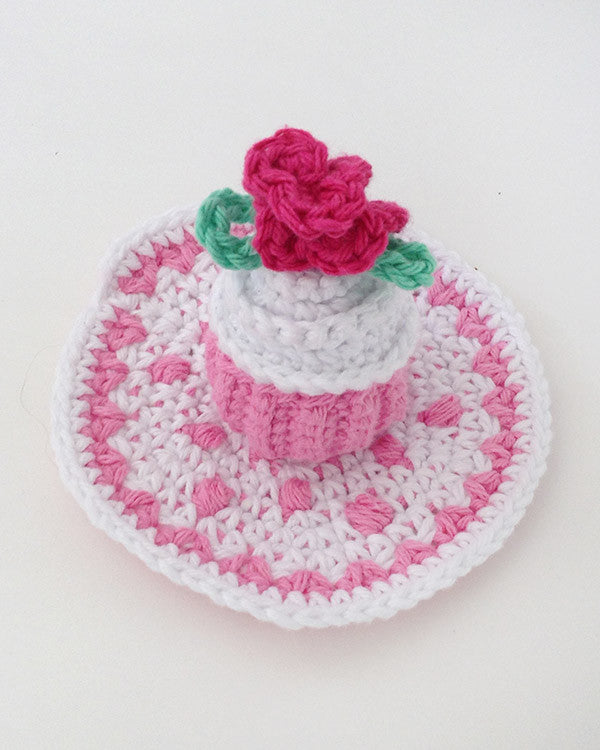 Polka Dot Tea Set With Picnic Basket Crochet Pattern - Maggie's Crochet